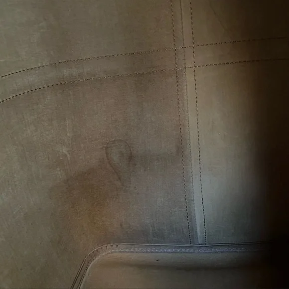 Louis Vuitton Leather Travel Bag - Picture 7 of 13